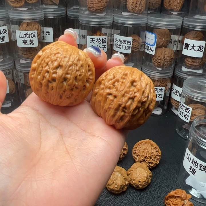 走***海文玩核桃吊坠铁锤