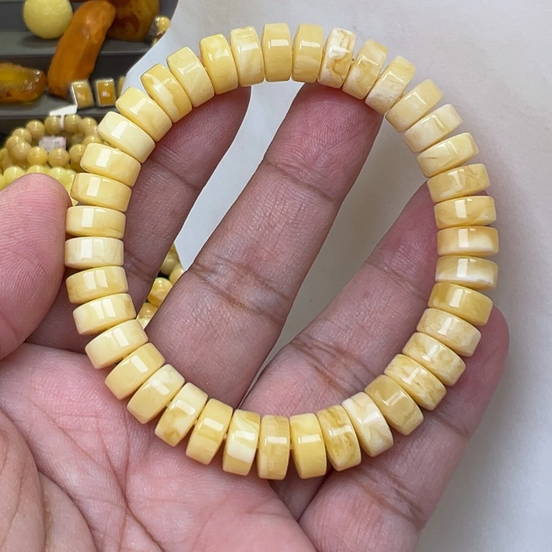 蜜蜡未镶嵌裸石10加15克