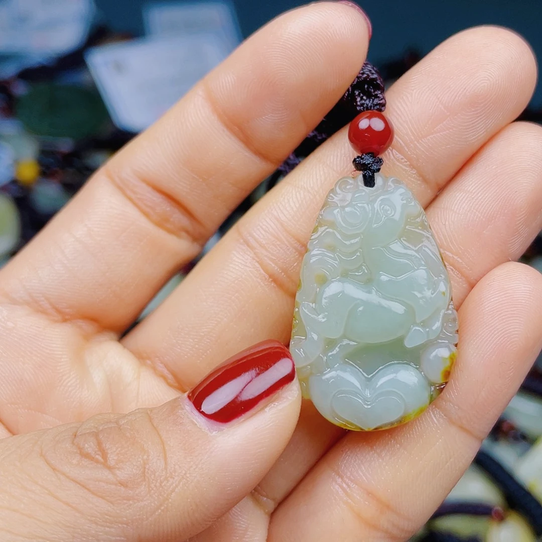 和田玉未镶嵌颈饰