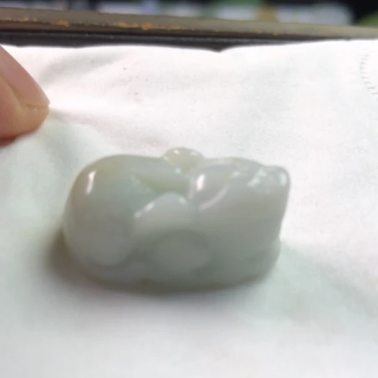 收***箱翡翠未镶嵌颈饰吊坠