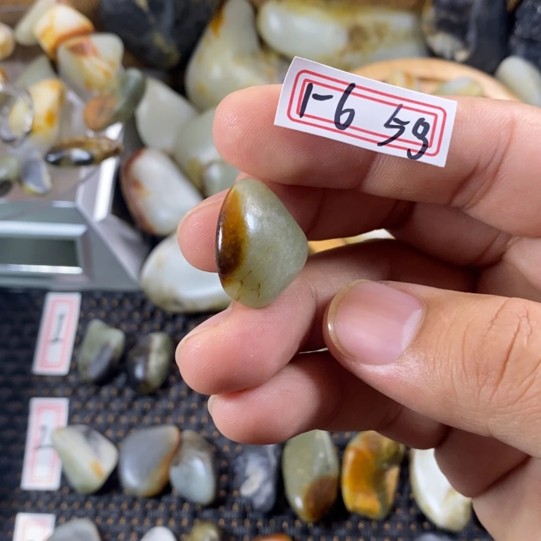 和田玉（糖玉）未镶嵌挂件