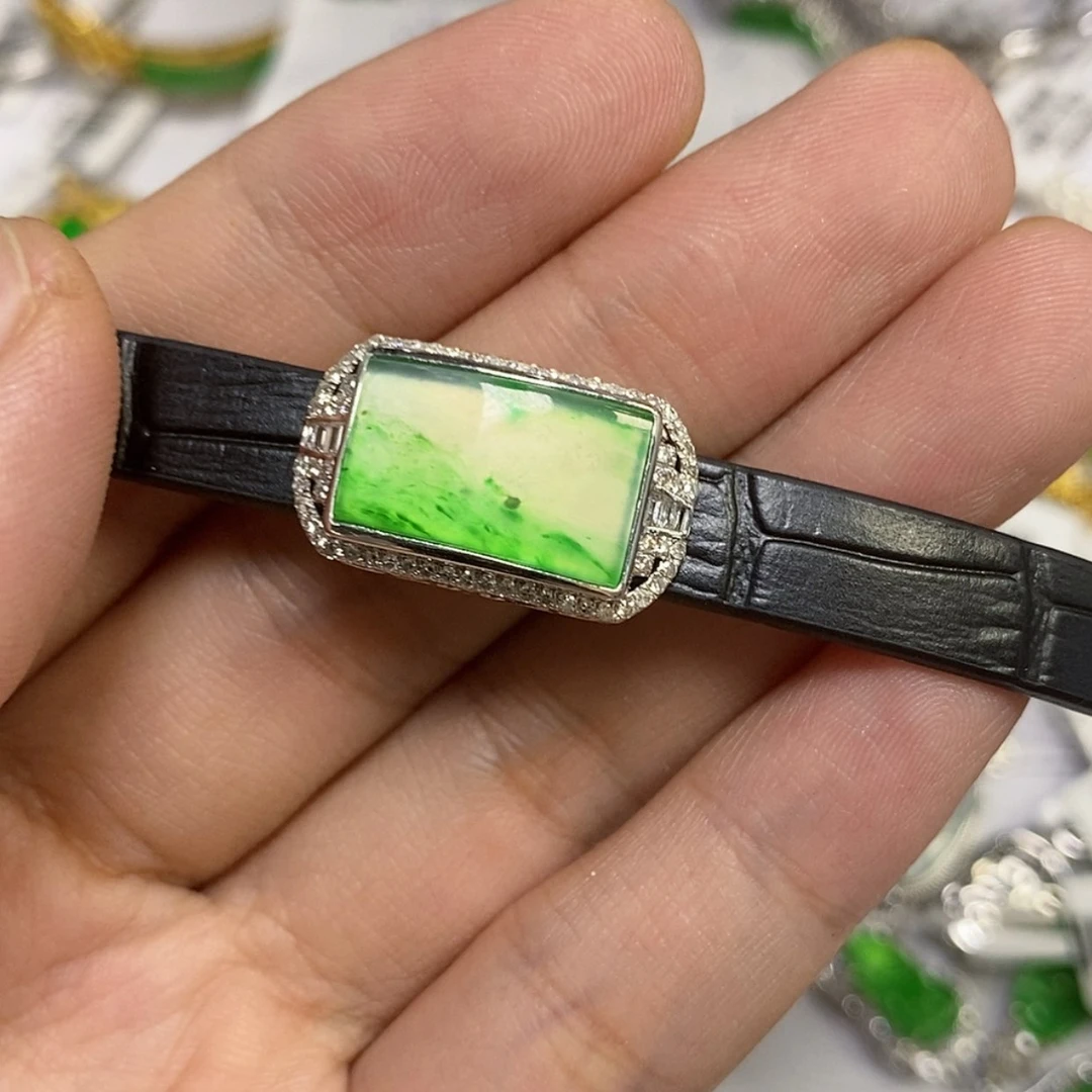 【闪购商品】颈饰18K金镶嵌翡翠手链