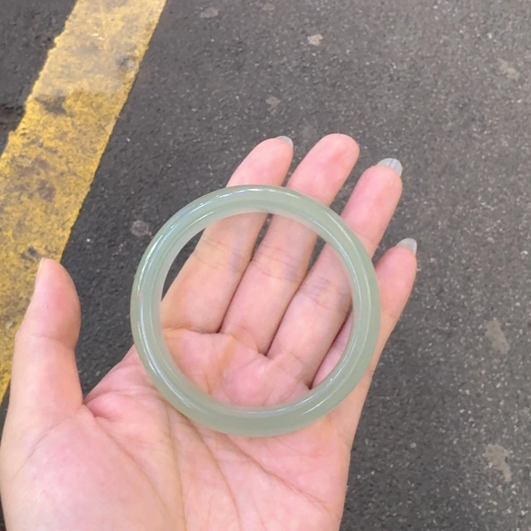 石英质玉未镶嵌手镯