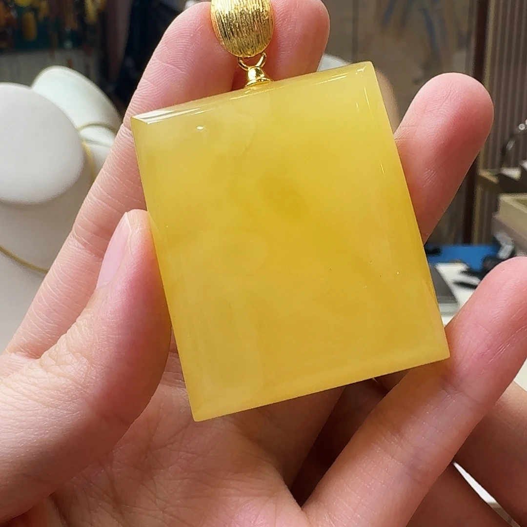 琥珀未镶嵌颈饰吊坠