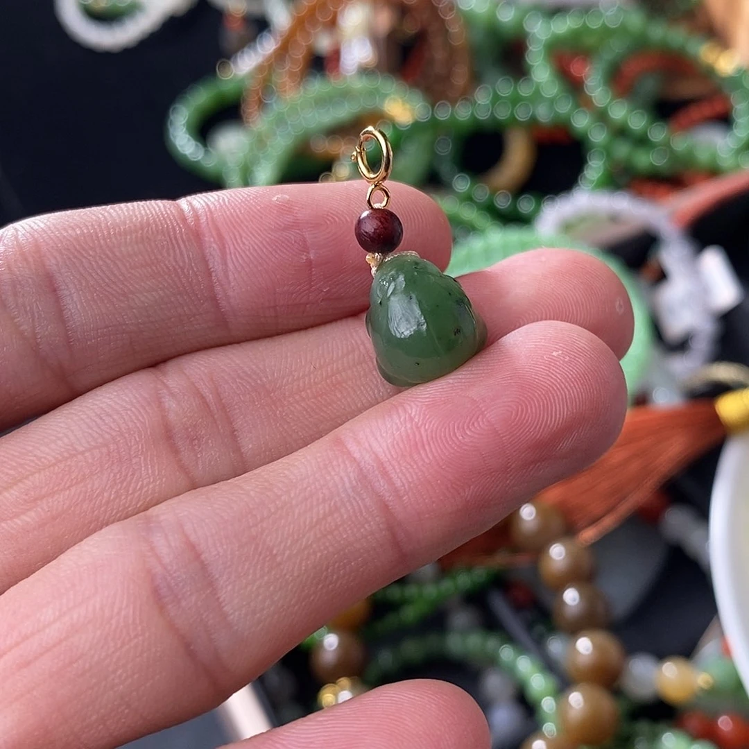 和田玉吊坠(不含链)未镶嵌碧玉呱呱