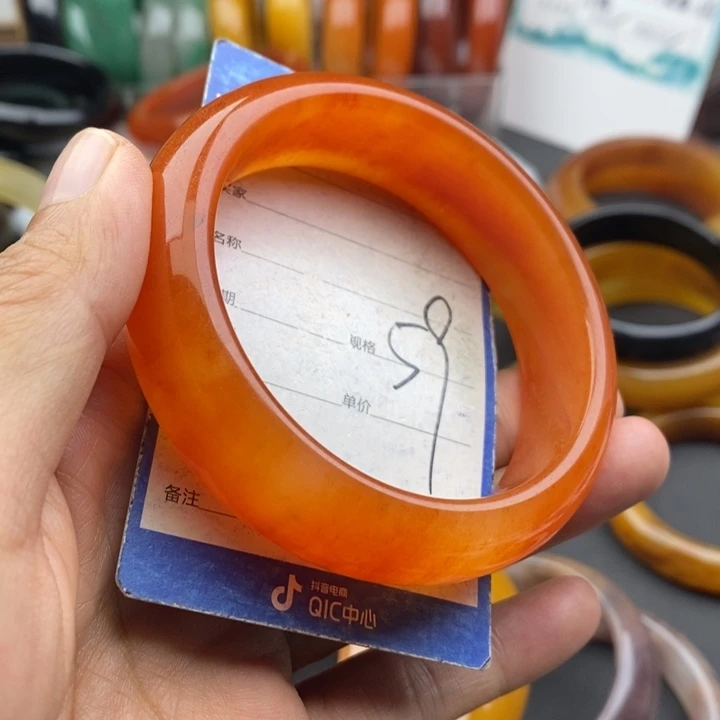 未镶嵌手镯石英质玉