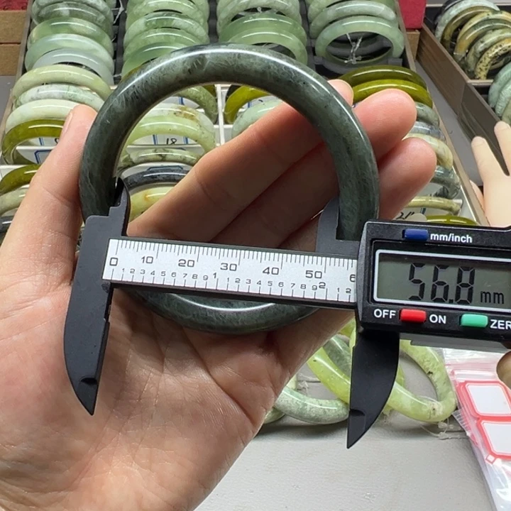 蛇纹石玉未镶嵌手镯6