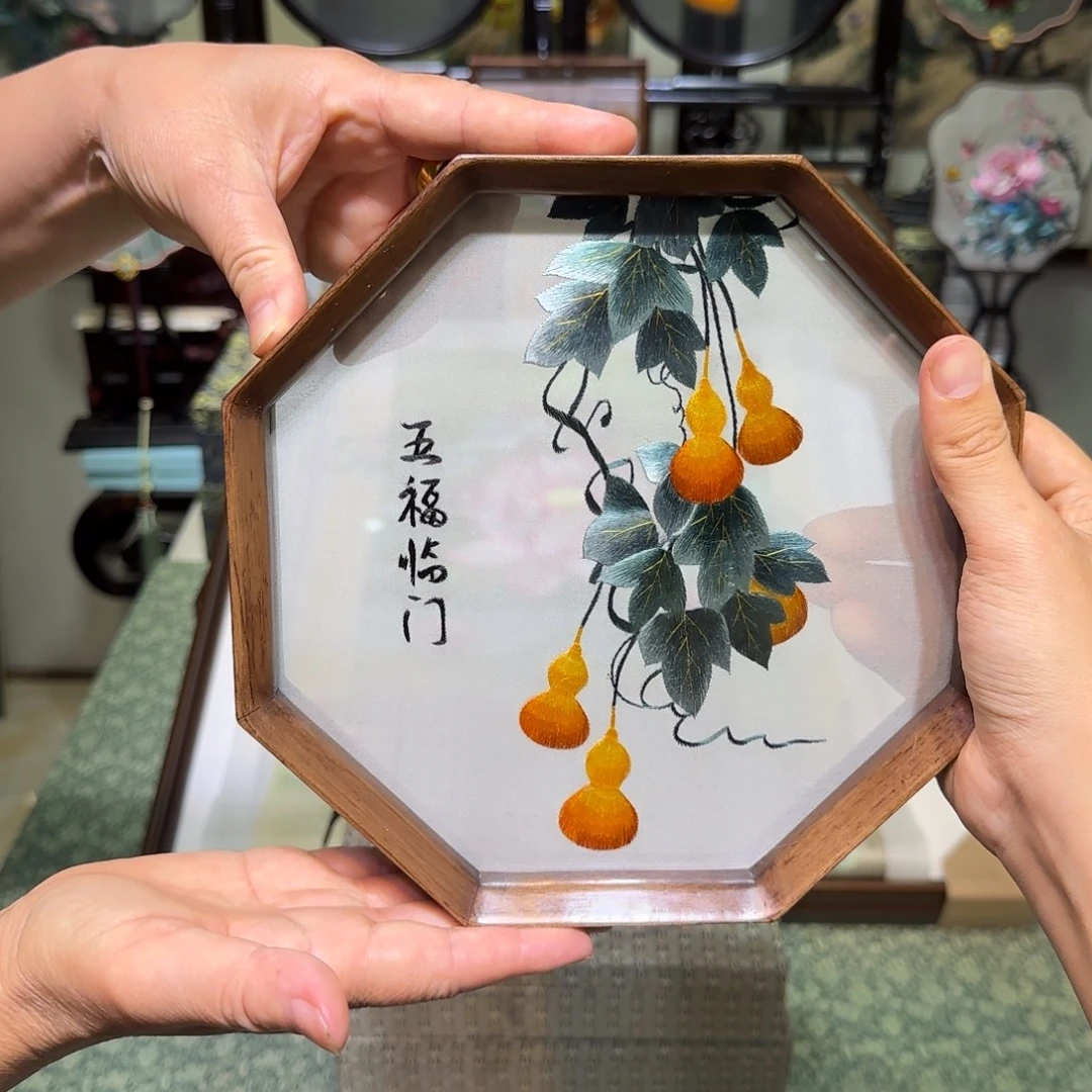 刺绣刺绣工艺精湛独特设计新颖时尚