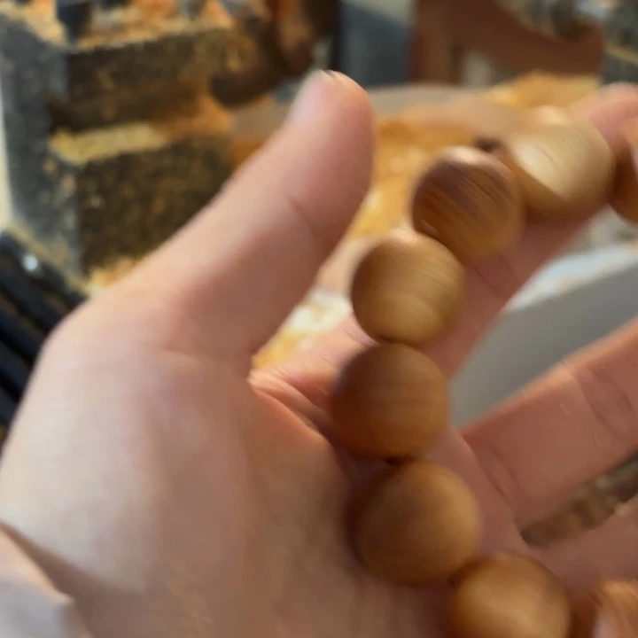 夕***红柏木1.8黑油毛坯单圈