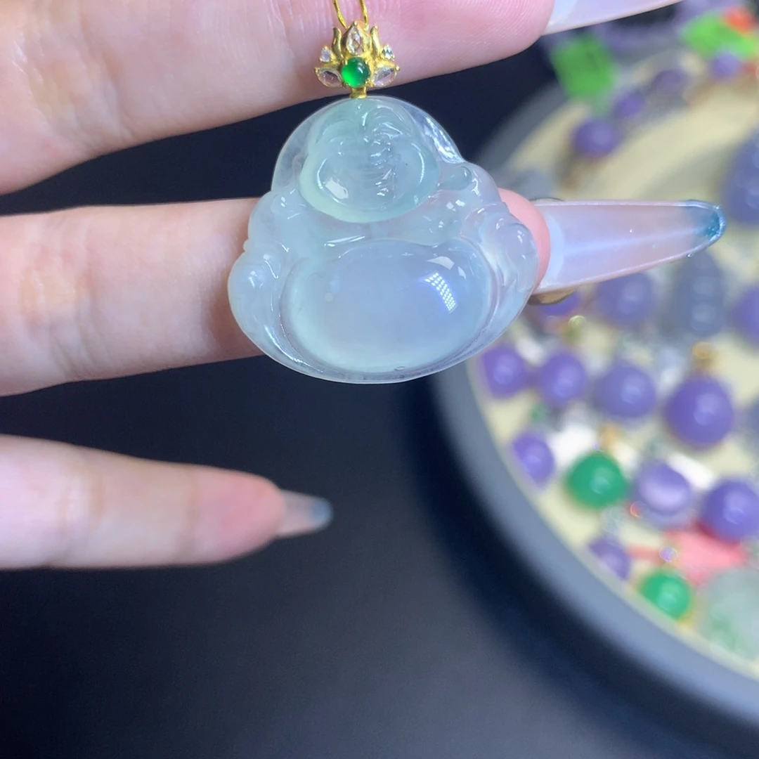 颈饰18K金镶嵌翡翠