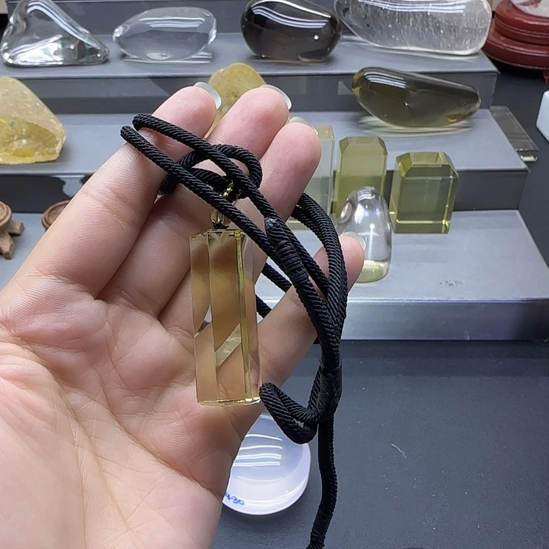 水晶天然摆件未镶嵌长*主