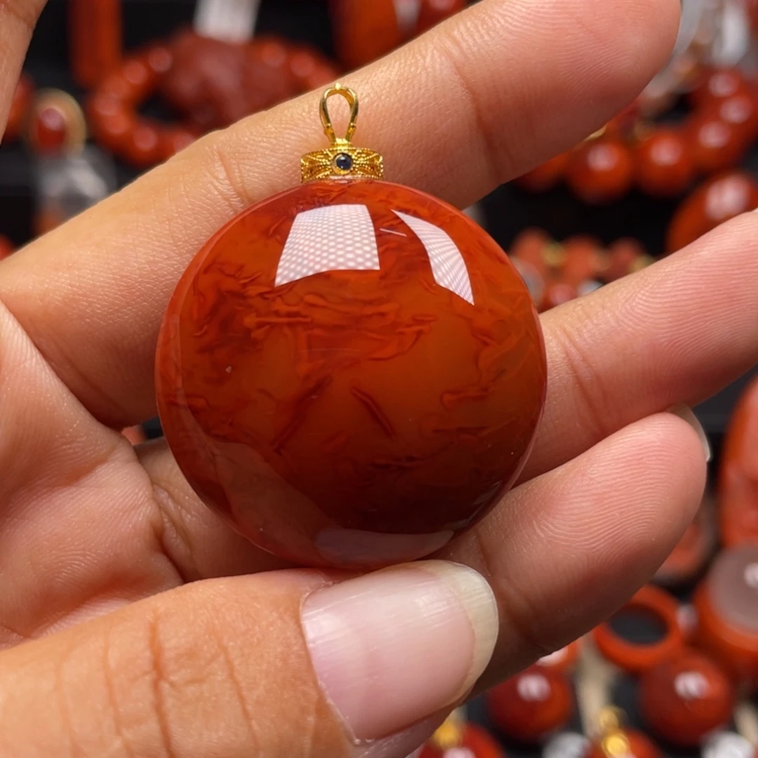 南红玛瑙18K金镶嵌珠宝奇石吊坠