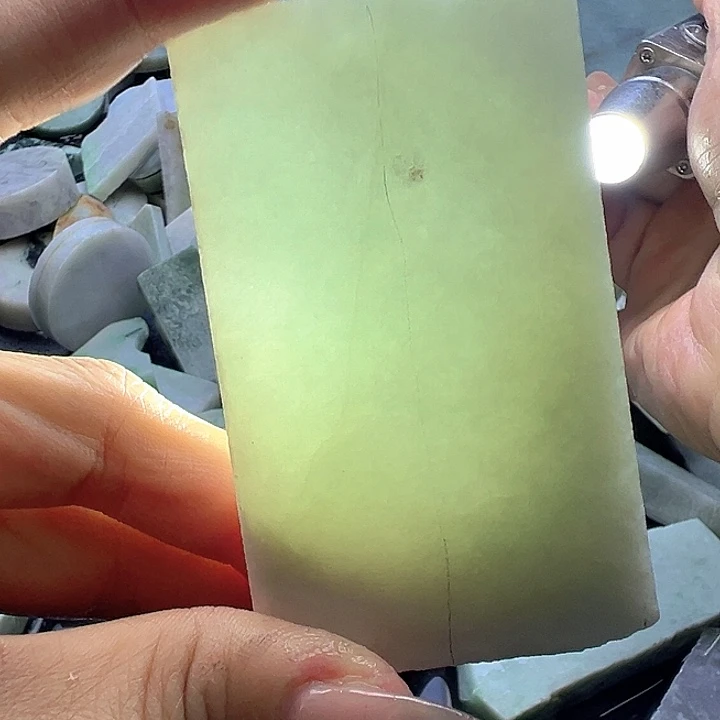 翡翠裸石翡翠冰绿64