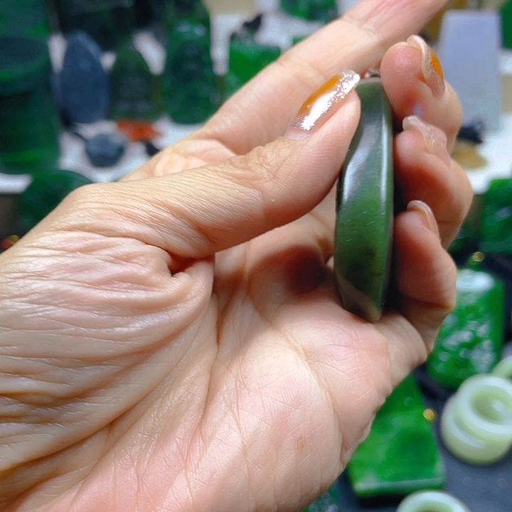 和田玉未镶嵌珠宝半成品