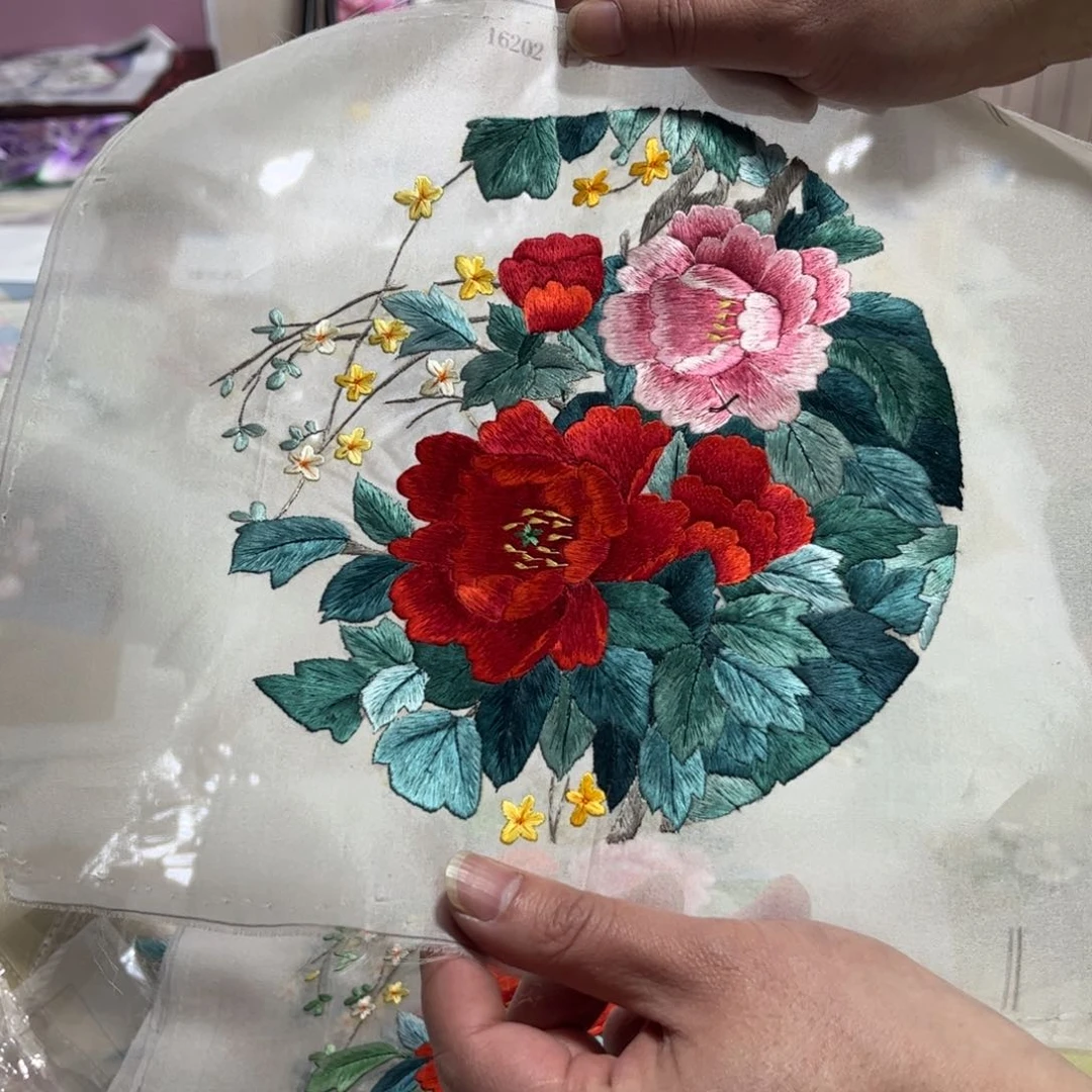刺绣纯手工制作的一款