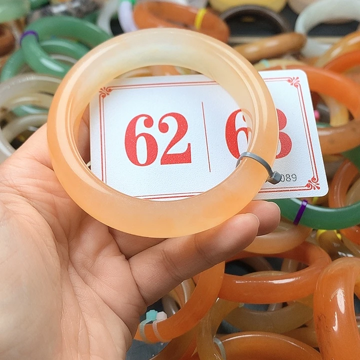 未镶嵌石英质玉（黄龙玉）手镯呦***~