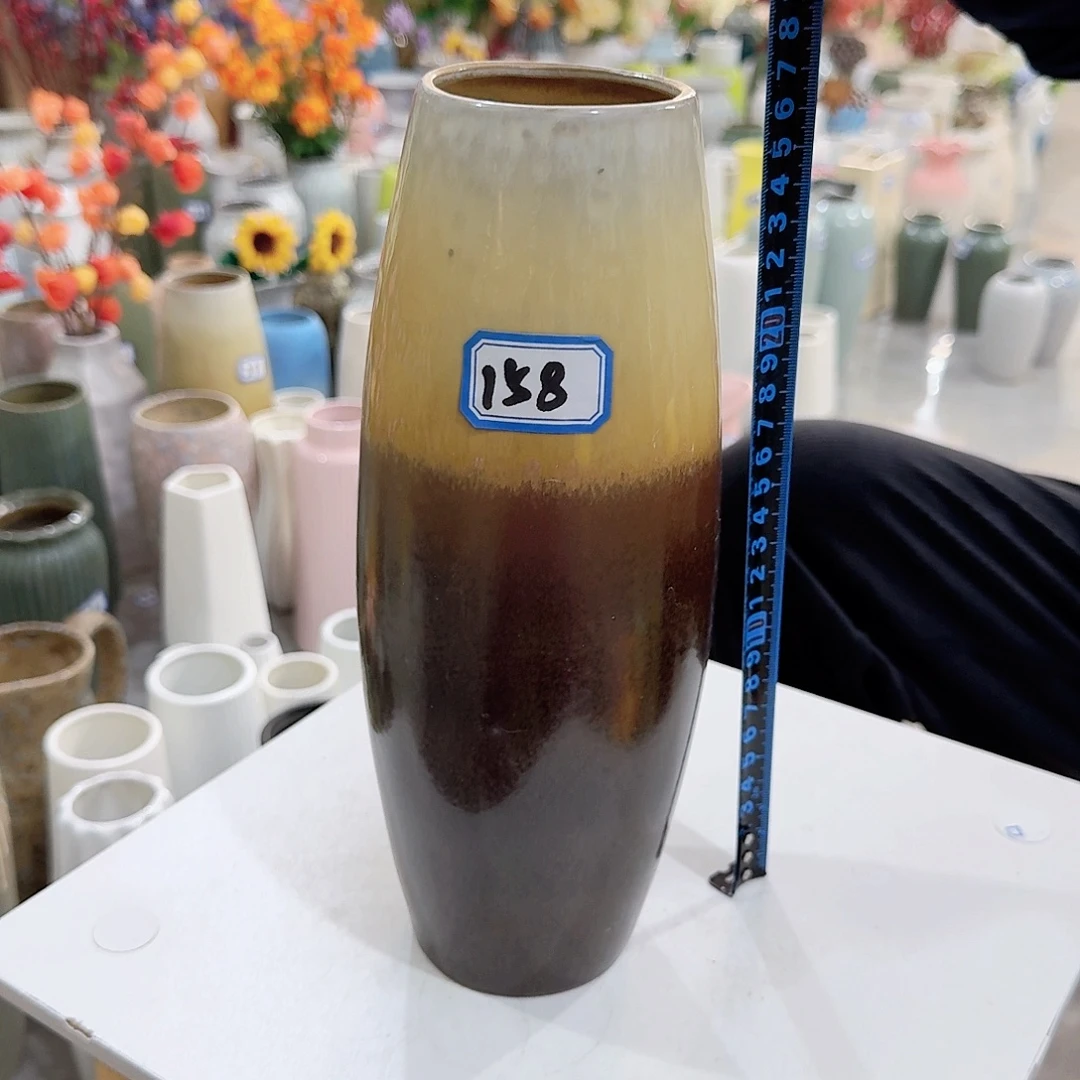 158号陶瓷高27厘米微瑕一个