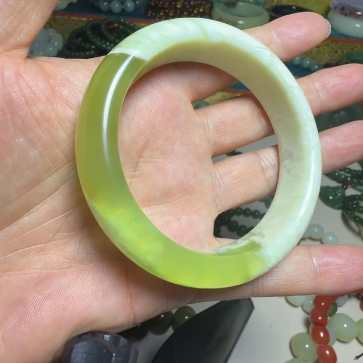 未镶嵌蛇纹石玉手镯