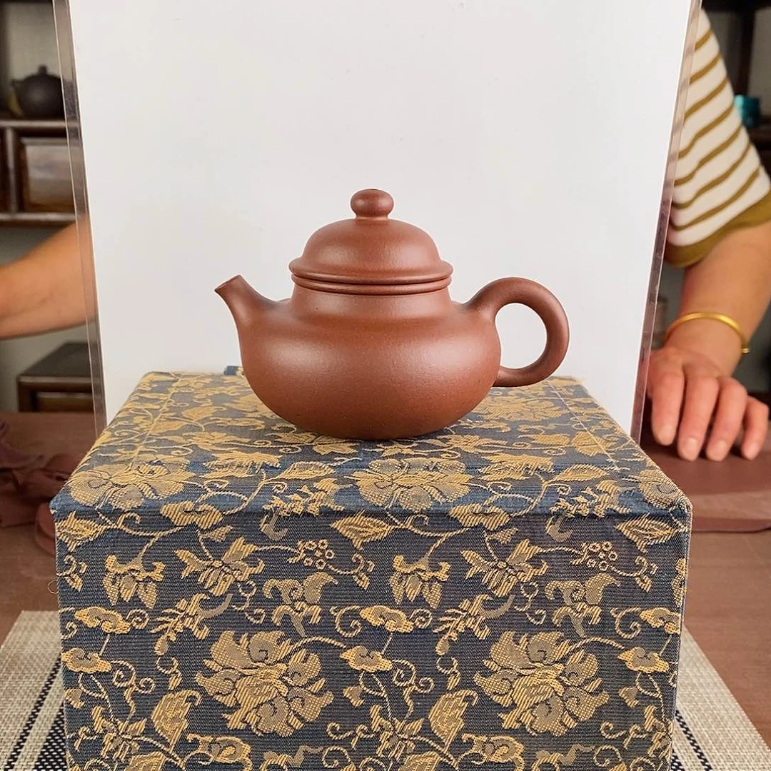 茶壶紫砂左*宜兴紫砂工艺美术精品