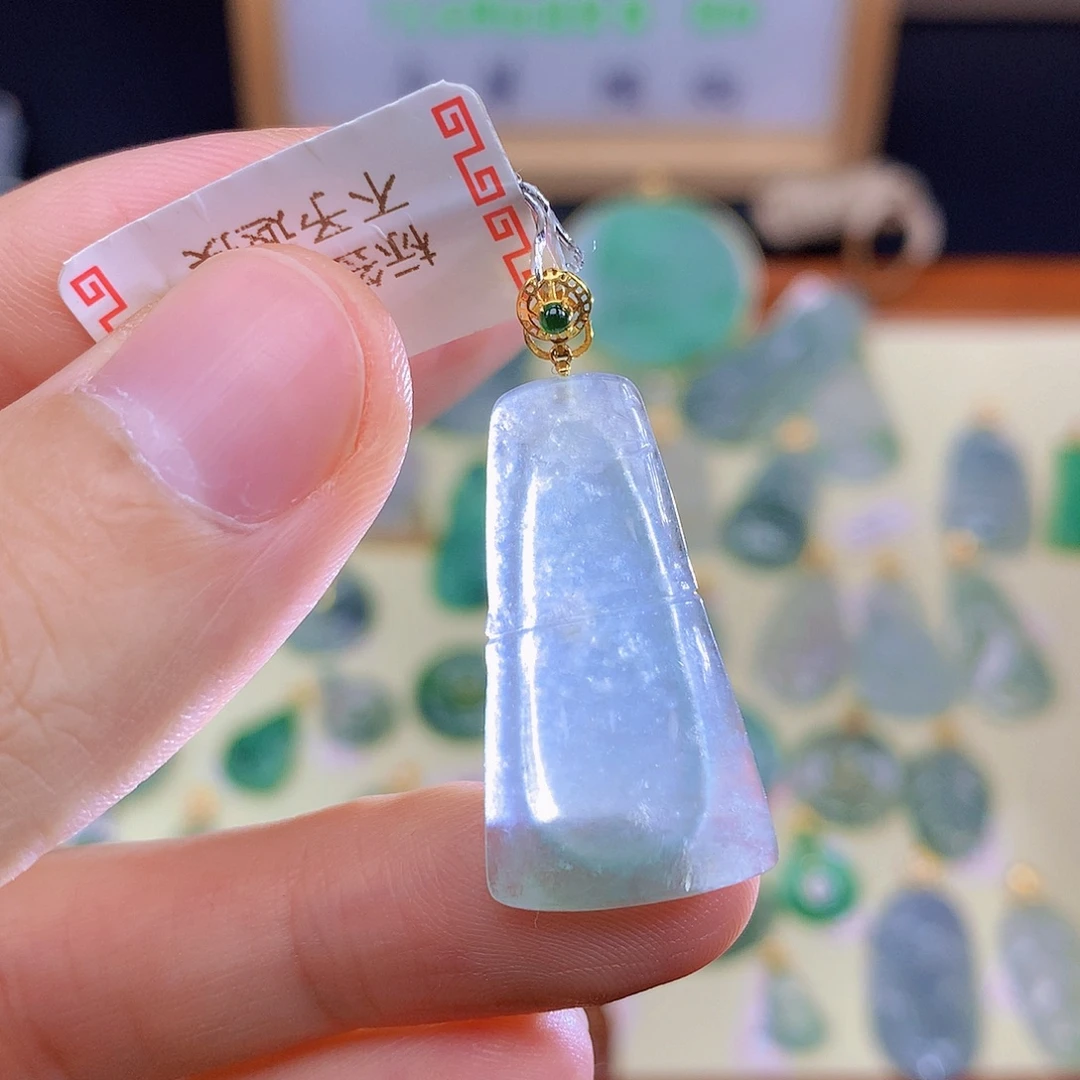 颈饰18K金镶嵌翡翠翡翠