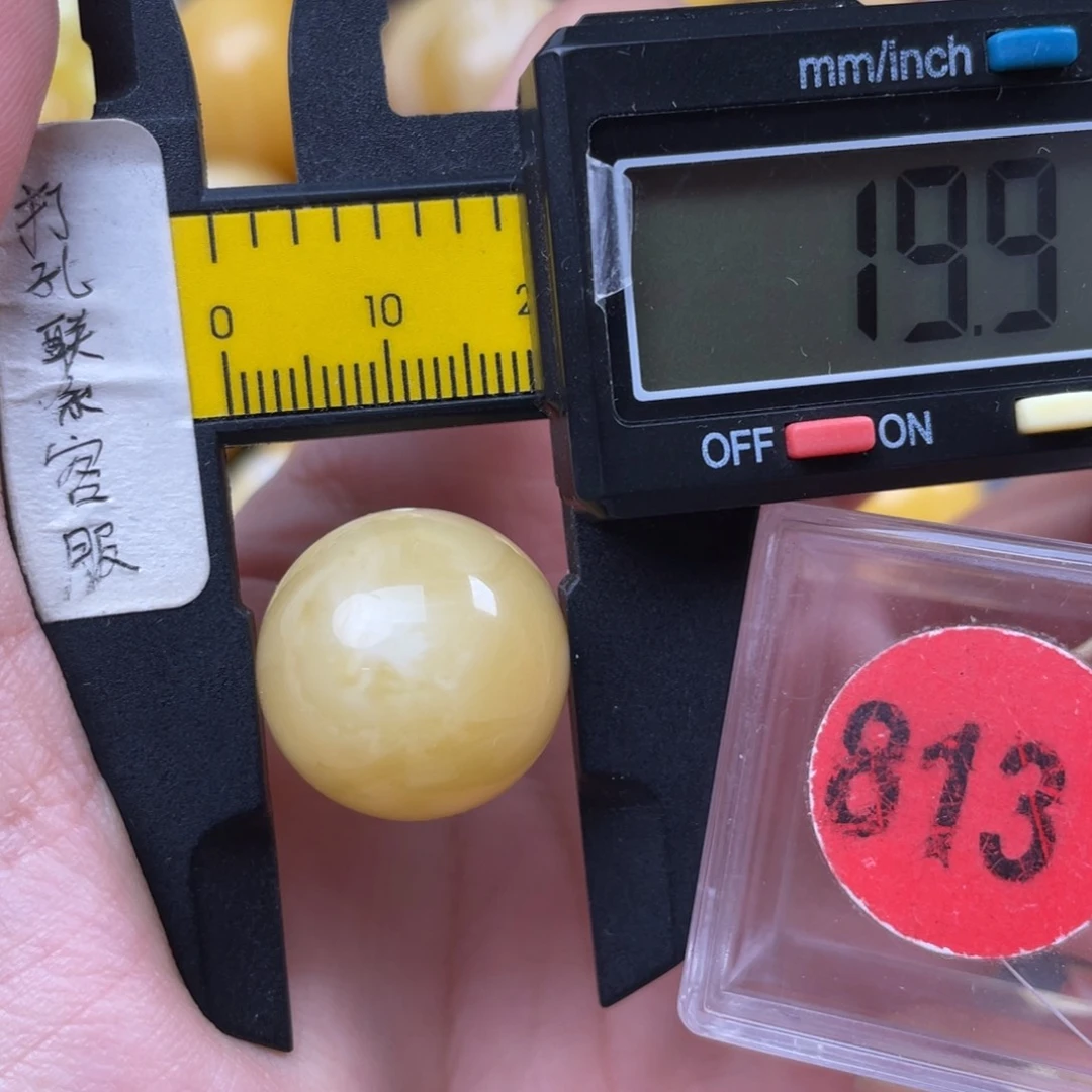 蜜蜡未镶嵌珠宝奇石