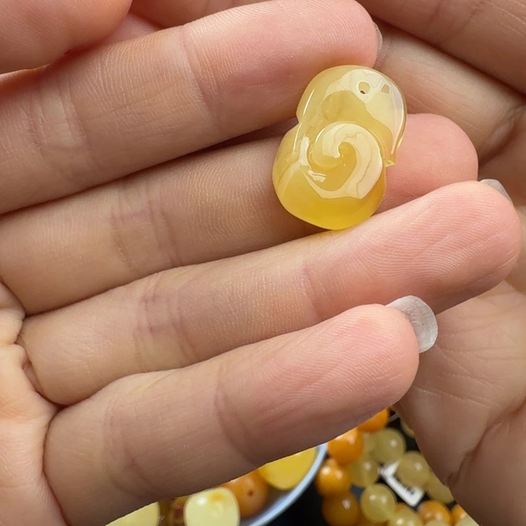 琥珀未镶嵌珠宝奇石
