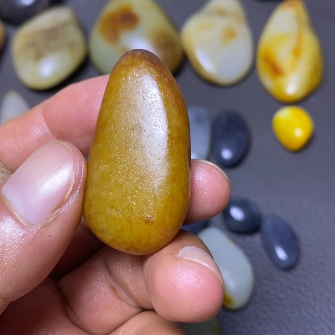 和田玉（糖玉）未镶嵌挂件