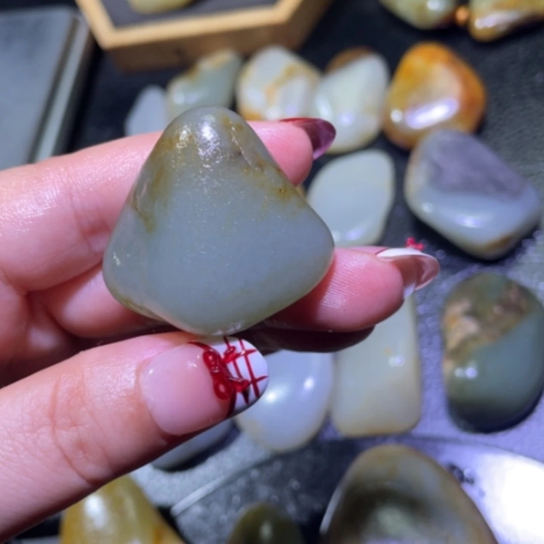 【闪购商品】颈饰未镶嵌和田玉