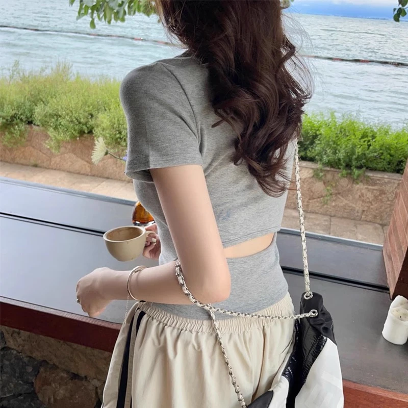 灰色小众设计感后背镂空短袖T恤女独特别致正肩修身短款露背上衣