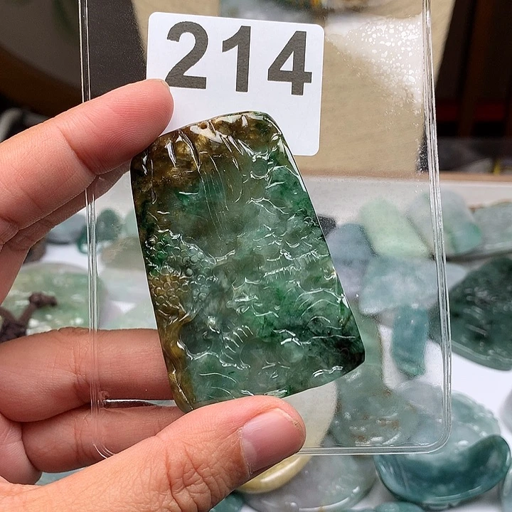 翡翠颈饰未镶嵌只**我翡翠