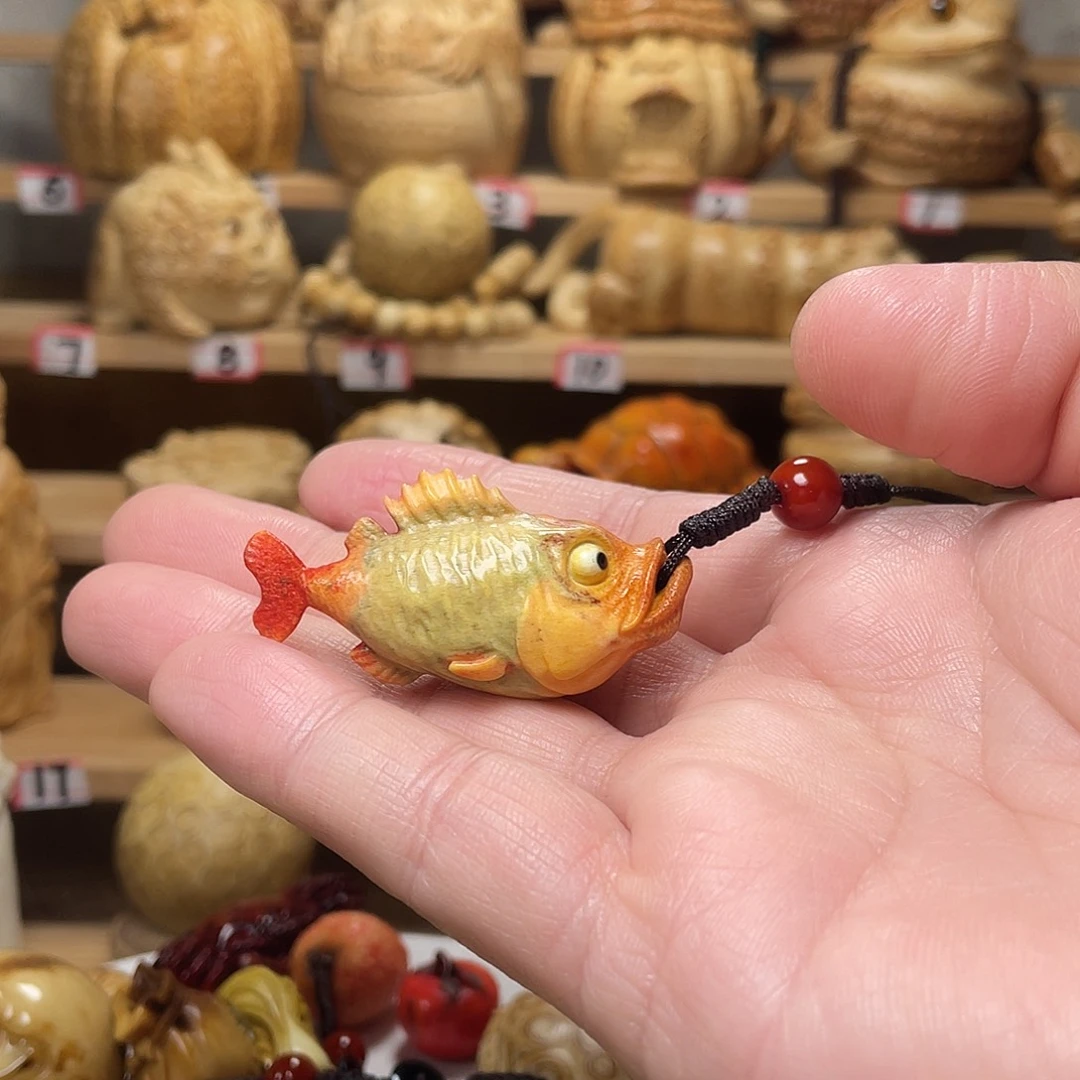 飞***高竹鹿角雕刻鱼小挂件