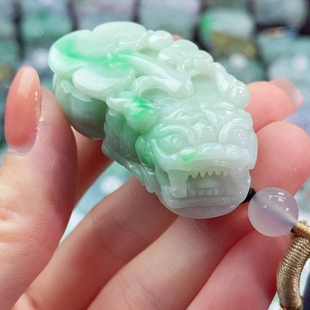 颈饰未镶嵌翡翠天然