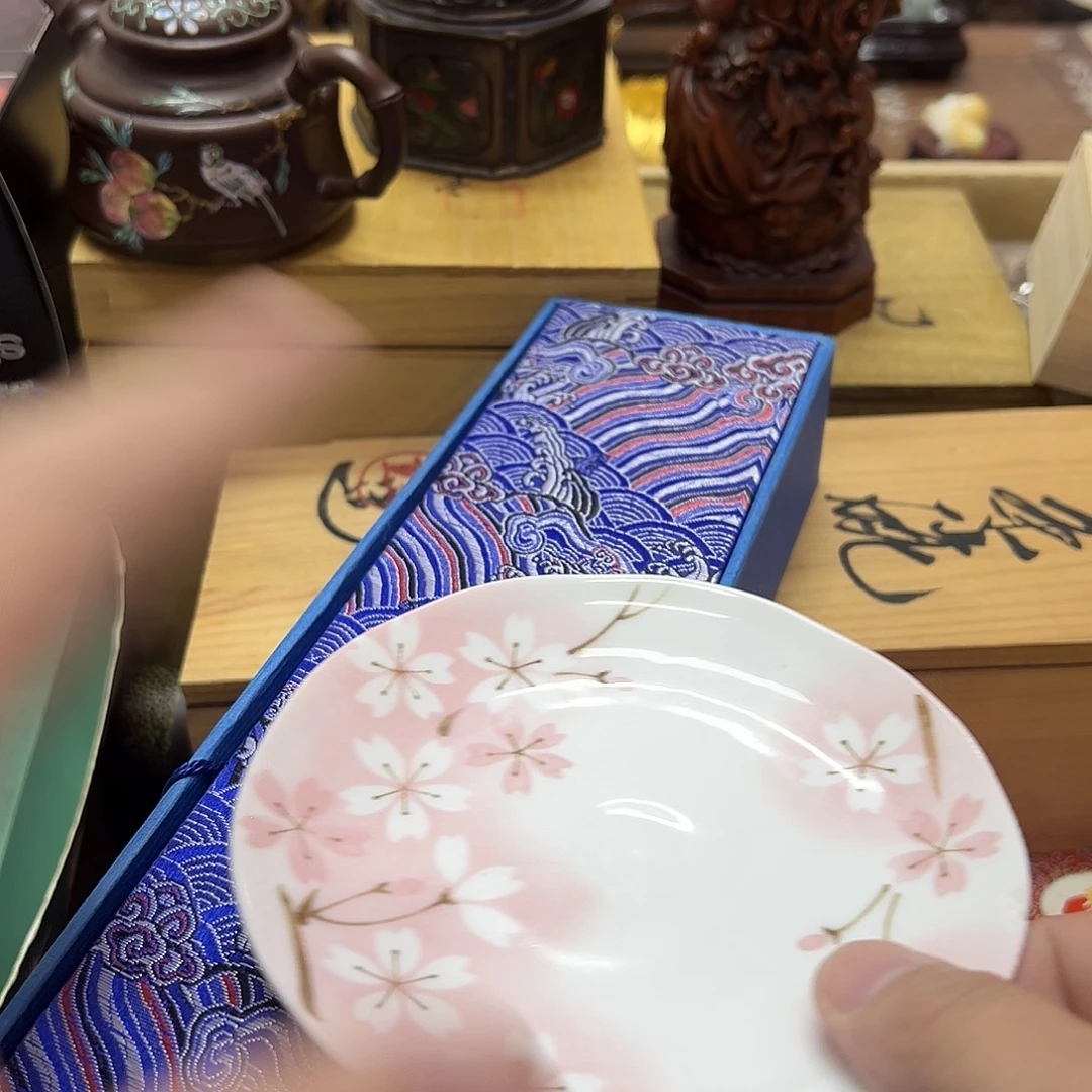 春***云瓷片瓷器瓷器瓷器上