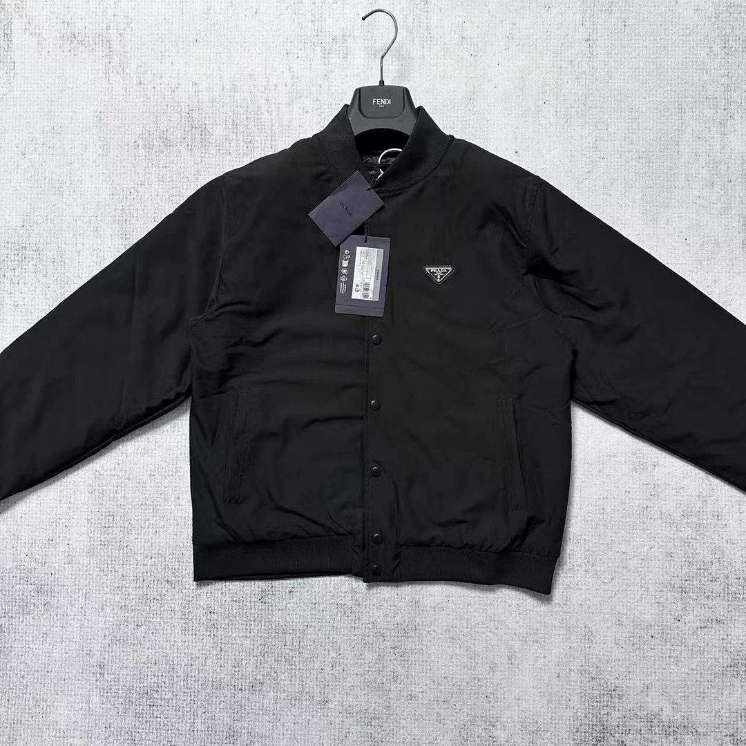 未使用 Prada/普拉达 纯黑三角钢标飞行员夹克/48码/带吊牌41325