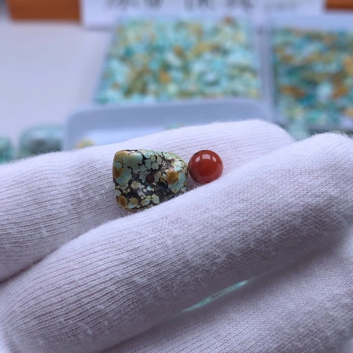 南红玛瑙未镶嵌珠宝奇石
