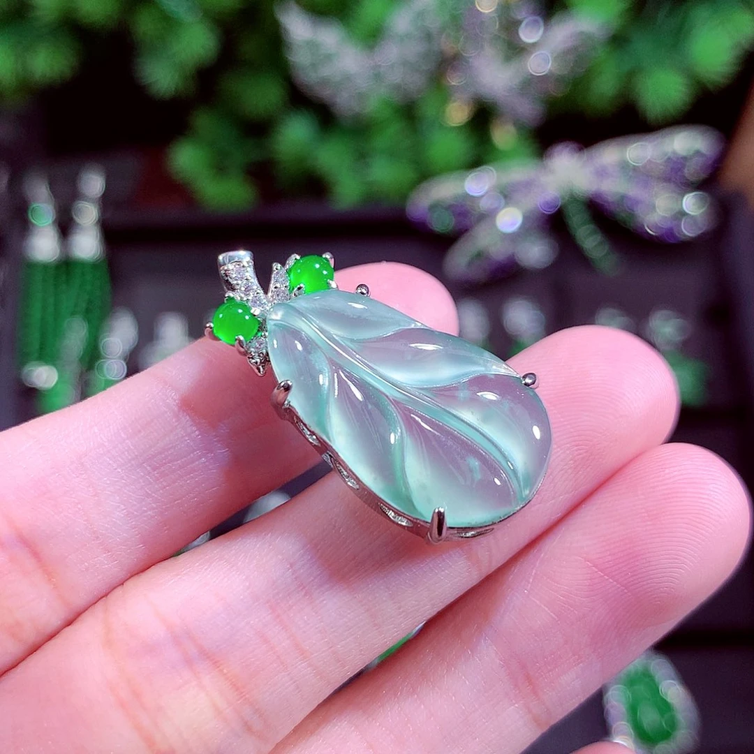 颈饰未镶嵌翡翠天然