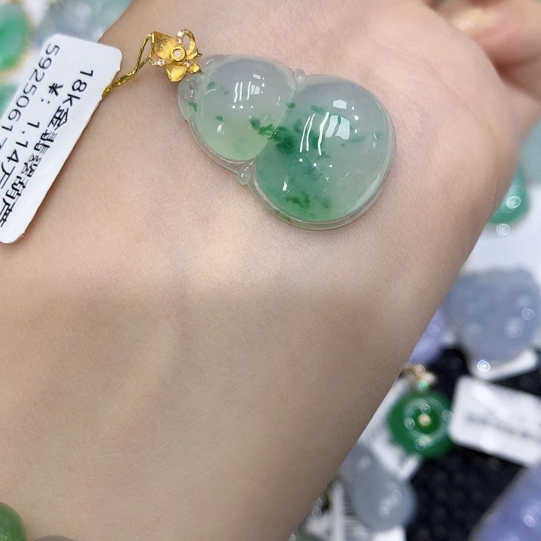 翡翠18K金镶嵌颈饰1111111