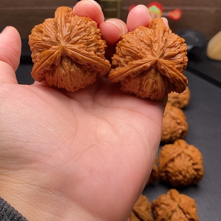 老***杜文玩核桃把件白奔