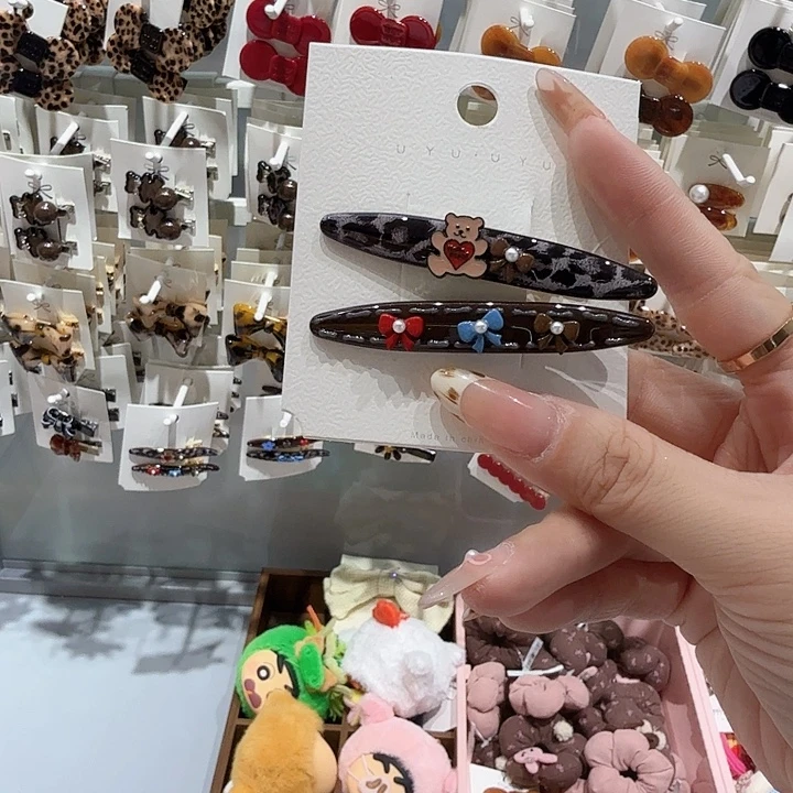 深色豹纹小熊一对鸭嘴夹一字