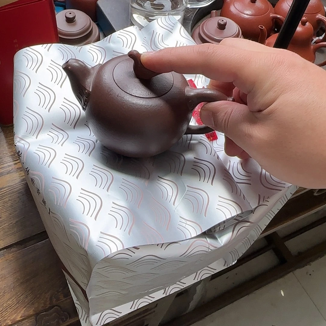 紫砂茶壶一壶一茶，展翅高飞