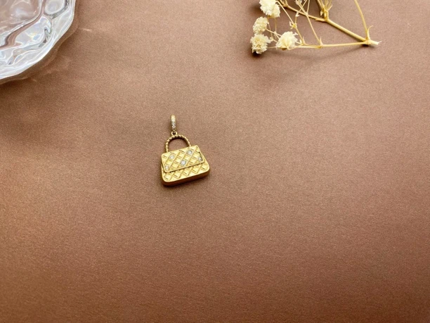 18K金镶嵌天然钻石精致时尚简约大方气质高贵包包吊坠不含链