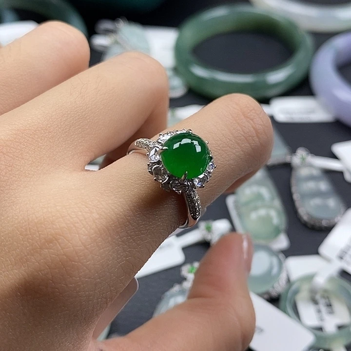 翡翠18K金镶嵌戒指17.5