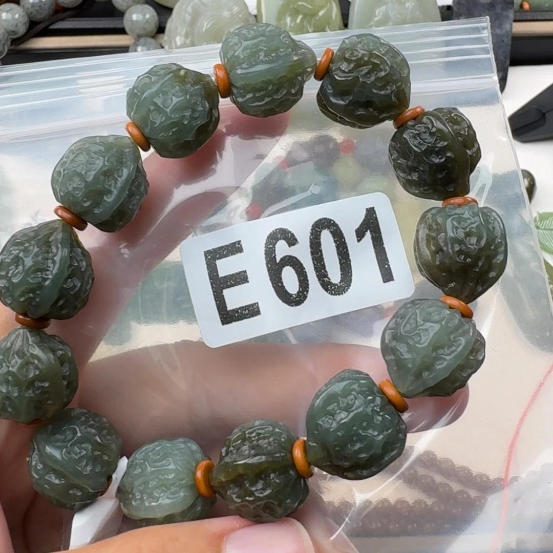 和田玉未镶嵌珠宝奇石