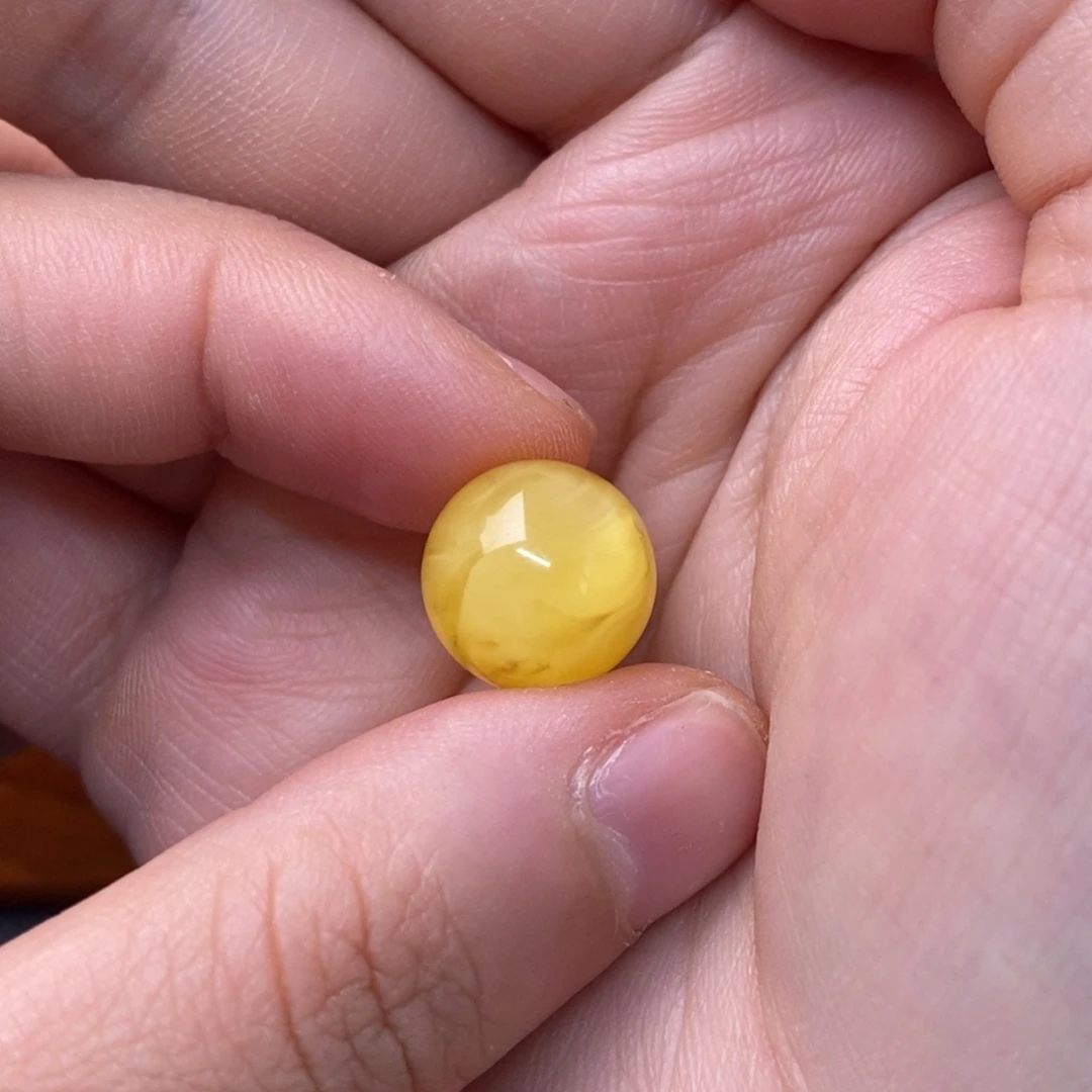 裸石琥珀未镶嵌小**赛蜜蜡