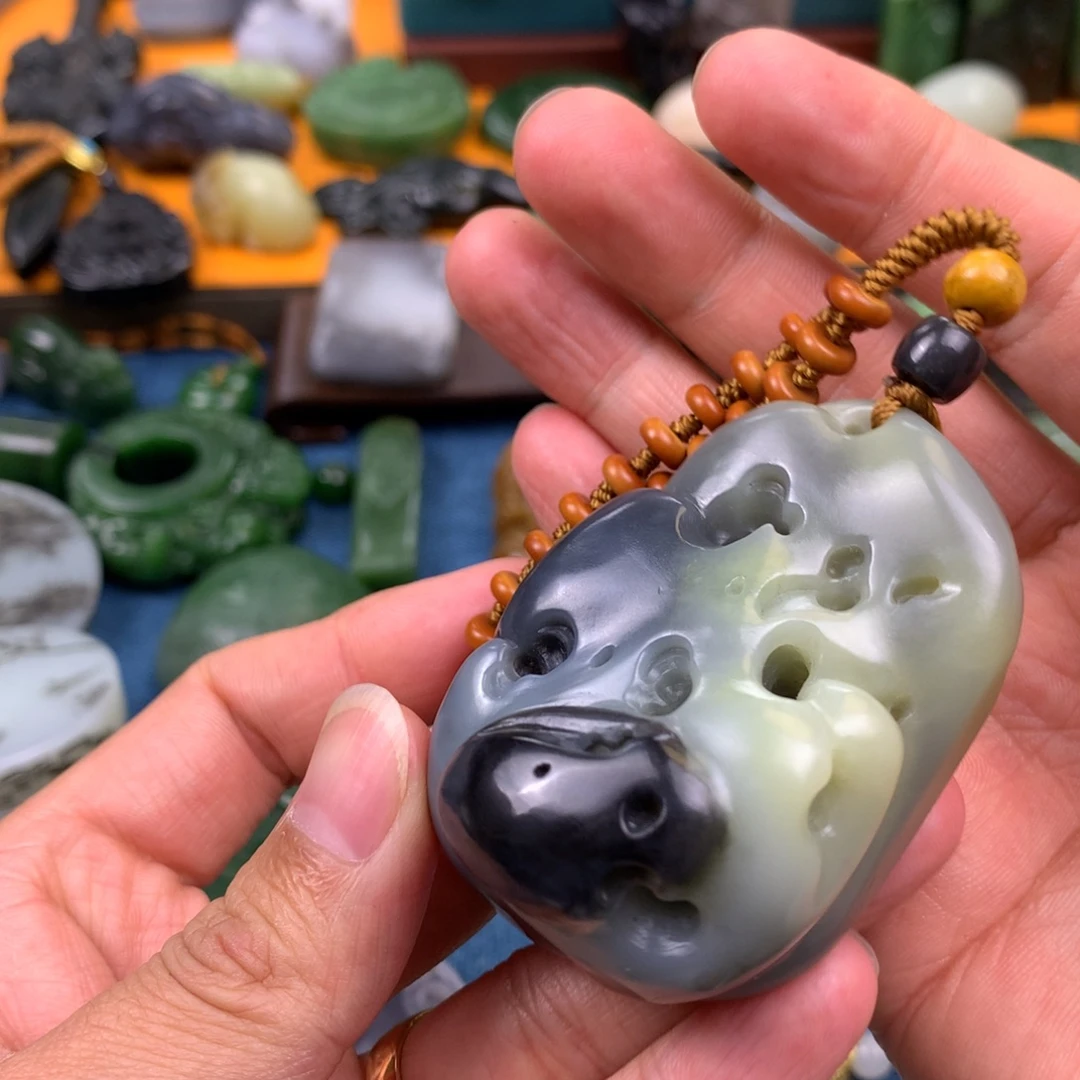 和田玉未镶嵌颈饰