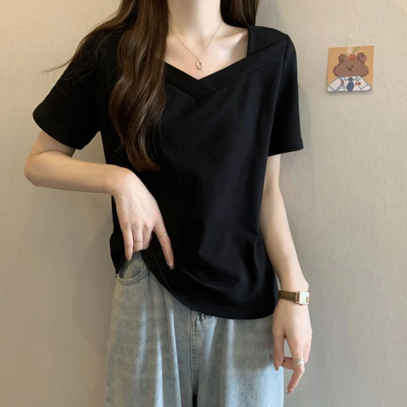 大码女装V领正肩t恤女短袖夏季韩版宽松港味chic显瘦遮肚短款上衣