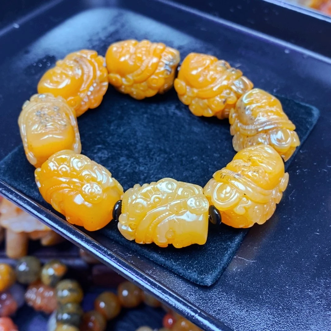 未镶嵌石英质玉（黄龙玉）颈饰