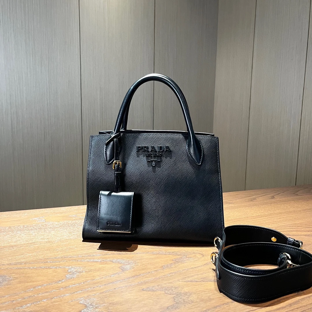 99新 Prada/普拉达 Prada普拉达 手提单肩包 尺寸26×19 xs