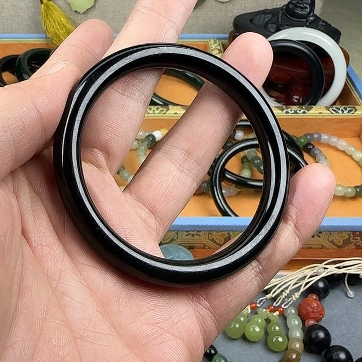 和田玉未镶嵌颈饰备注圈口发货