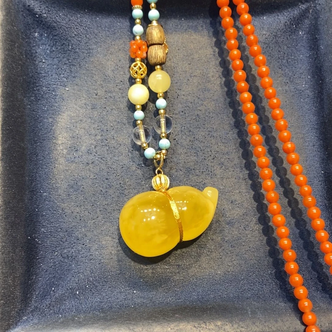 琥珀未镶嵌颈饰蜜蜡